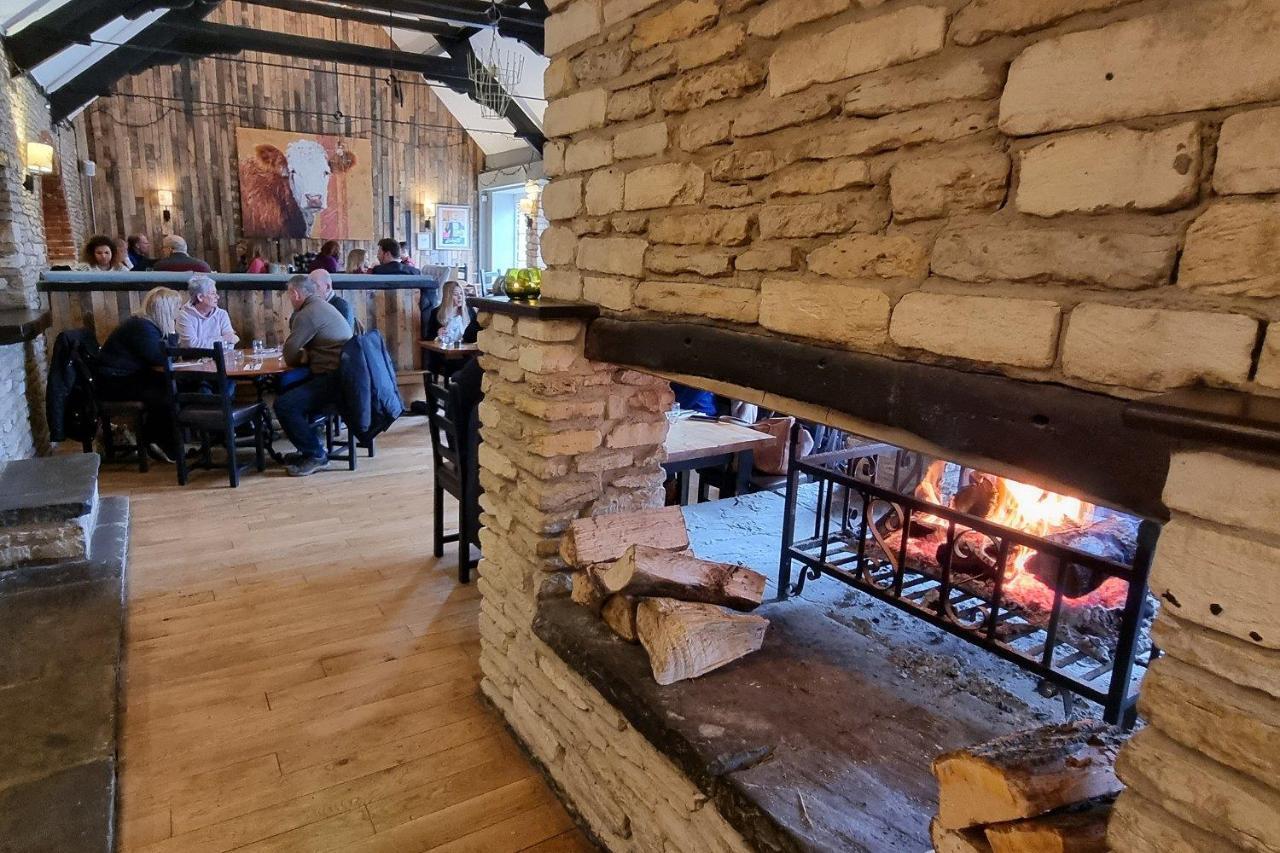 טטברי Priory Inn מראה חיצוני תמונה