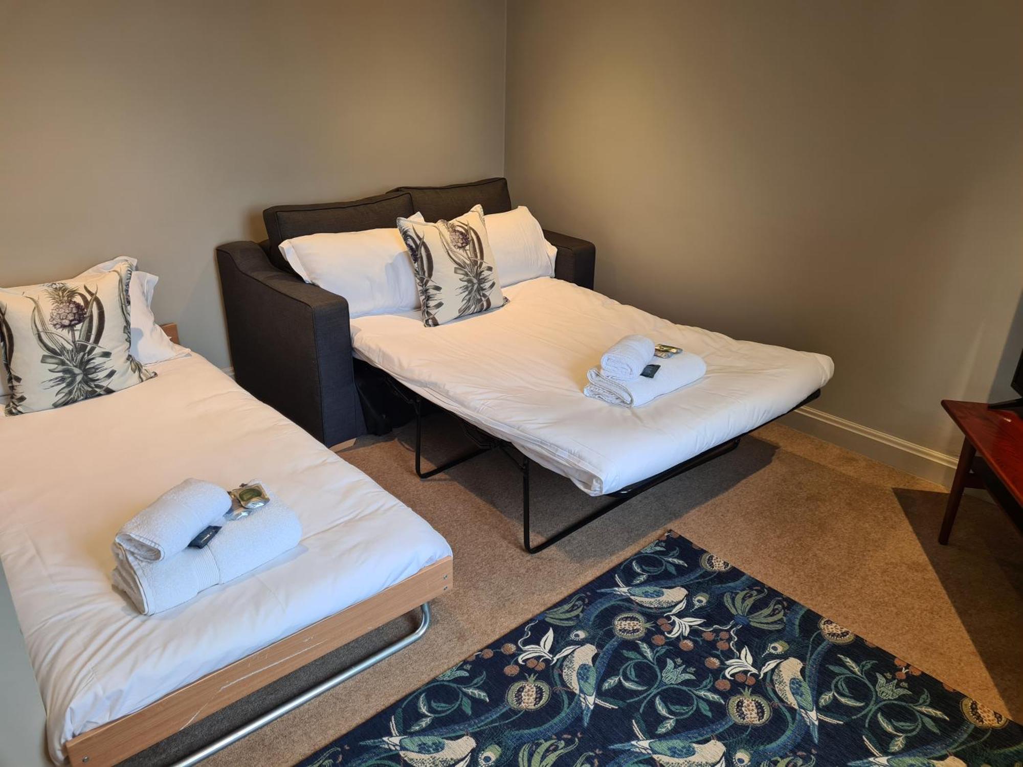 טטברי Priory Inn מראה חיצוני תמונה