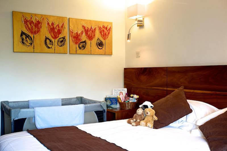 טטברי Priory Inn מראה חיצוני תמונה